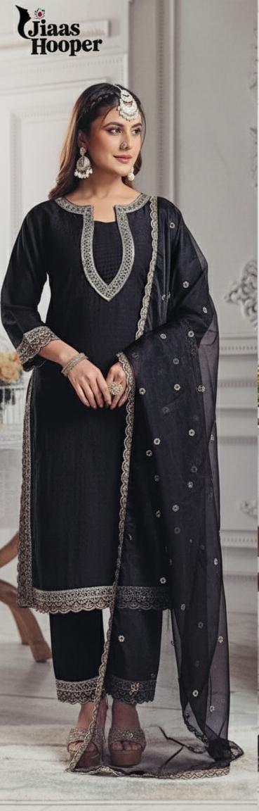 Black Floral Embroidered Kurta Set for Women