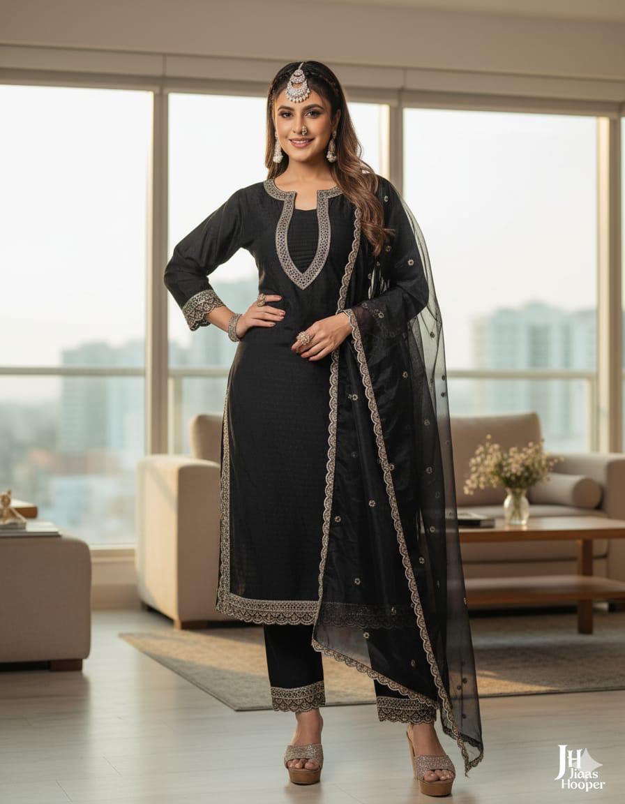 Black Floral Embroidered Kurta Set for Women